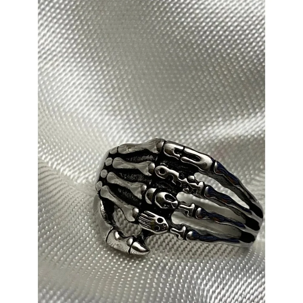 skeleton hand skull Ring sz‎ 14